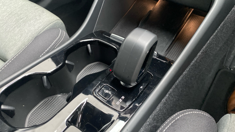 Volvo XC40 2.0 B3P Plus Dark 5dr Auto Petrol Estate